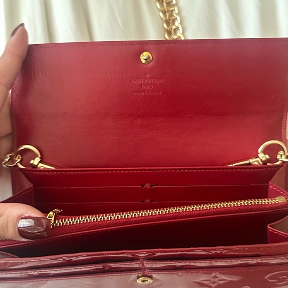 Louis Vuitton Vernis Sarah Wallet/Crossbody with Gold Chain in Cherry Red - Picture 13 of 16